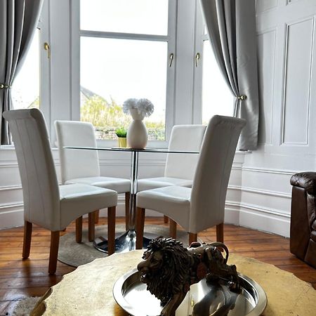 The Lazy Lion - Spacious 2 Bedroom - Town Centre Holiday Home Apartment ميناء غلاسكو المظهر الخارجي الصورة