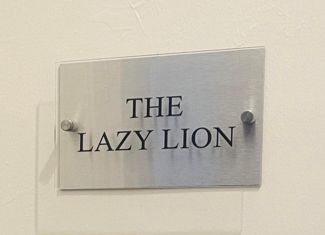 The Lazy Lion - Spacious 2 Bedroom - Town Centre Holiday Home Apartment ميناء غلاسكو المظهر الخارجي الصورة