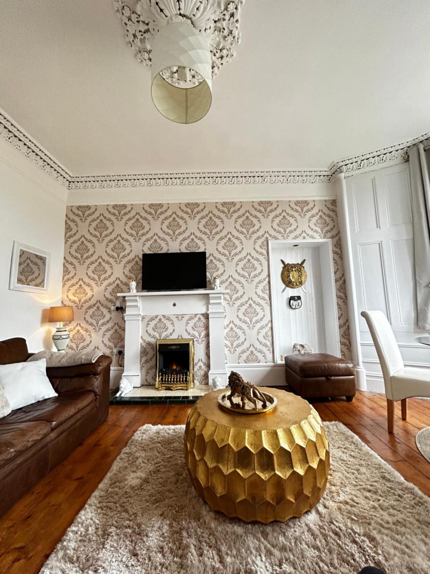 The Lazy Lion - Spacious 2 Bedroom - Town Centre Holiday Home Apartment ميناء غلاسكو المظهر الخارجي الصورة