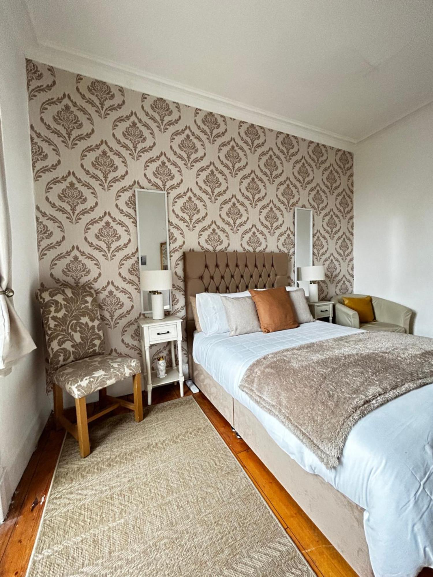 The Lazy Lion - Spacious 2 Bedroom - Town Centre Holiday Home Apartment ميناء غلاسكو المظهر الخارجي الصورة