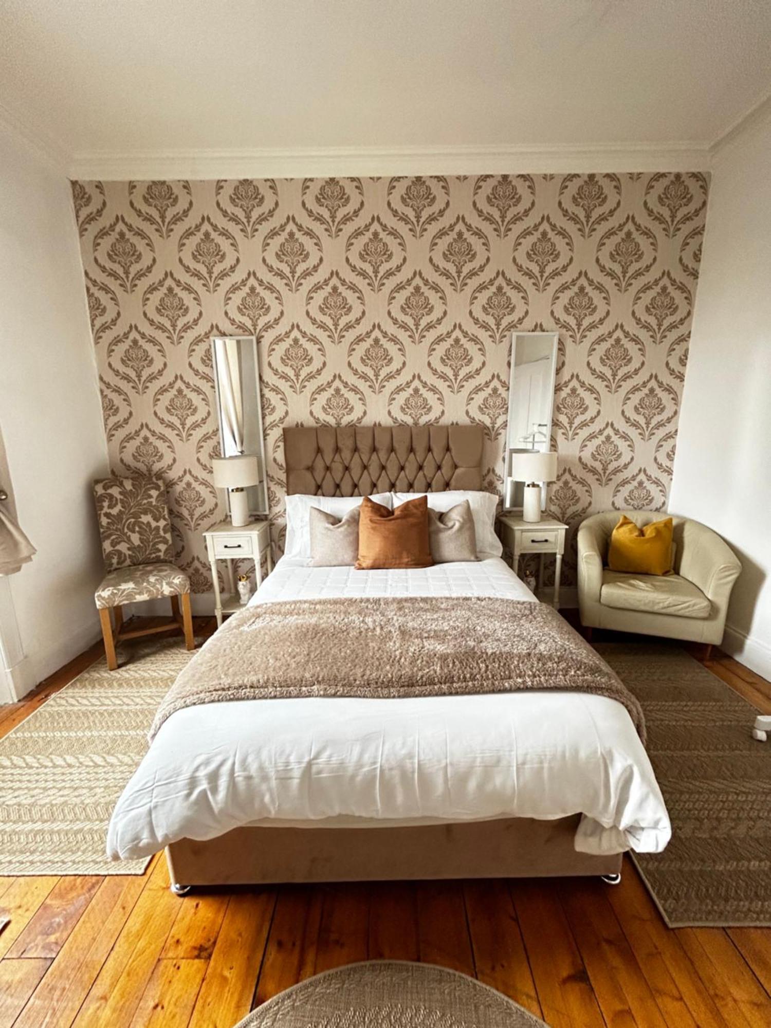 The Lazy Lion - Spacious 2 Bedroom - Town Centre Holiday Home Apartment ميناء غلاسكو المظهر الخارجي الصورة